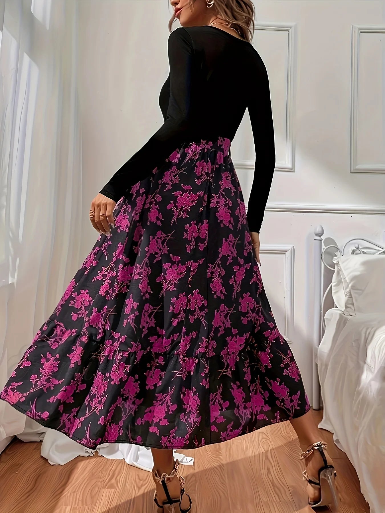 Robe bohème imprimée – coupe ample élégante, col V et manches longues fluides